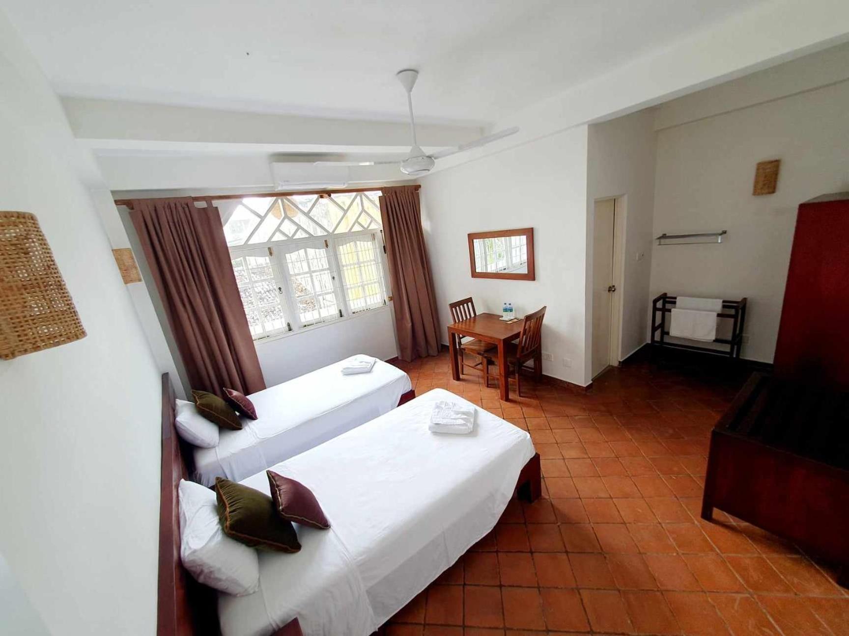 Mountbaylk Hotel Dehiwala-Mount Lavinia Bagian luar foto