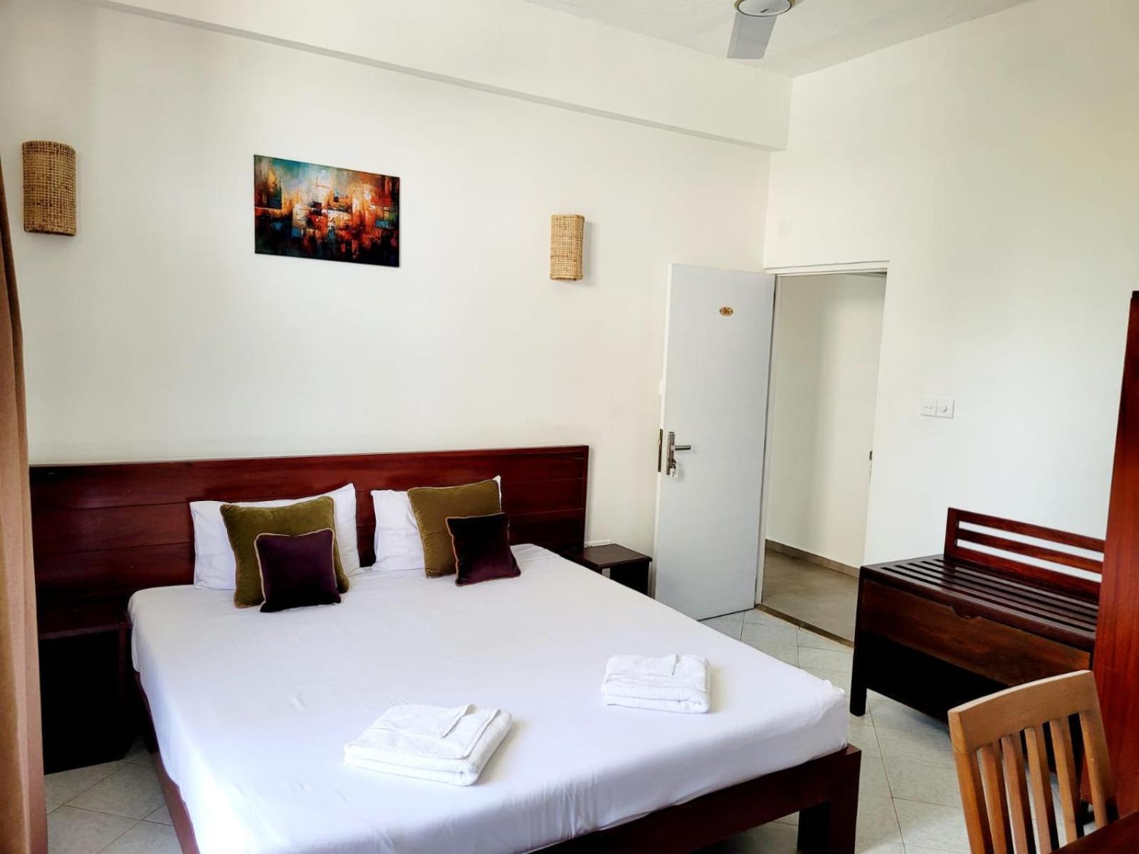Mountbaylk Hotel Dehiwala-Mount Lavinia Bagian luar foto